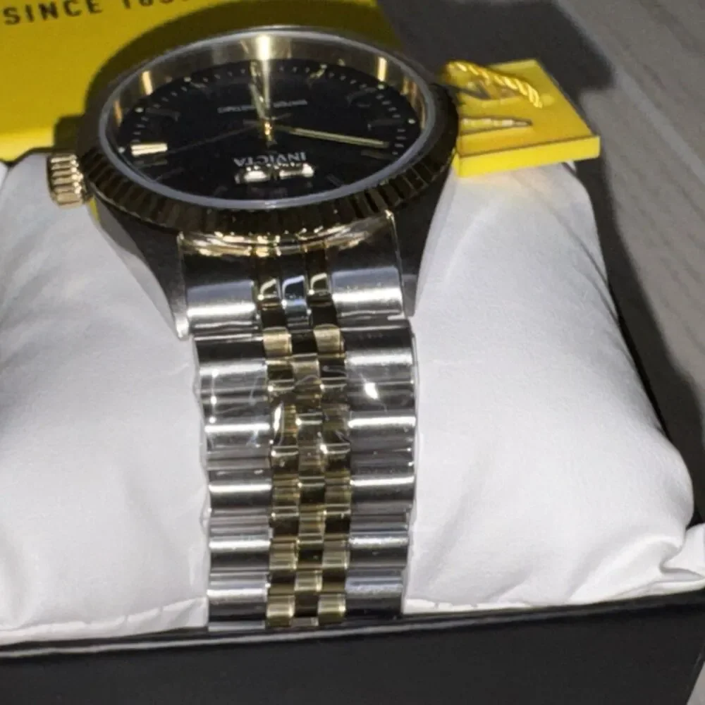 Invicta Men’s Two-Tone SS Quartz Watch Black/Gold Dial 50m w/Box Stainless Band